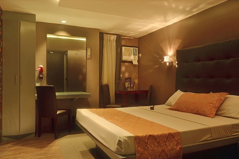 Icon Hotel Manila Esterno foto
