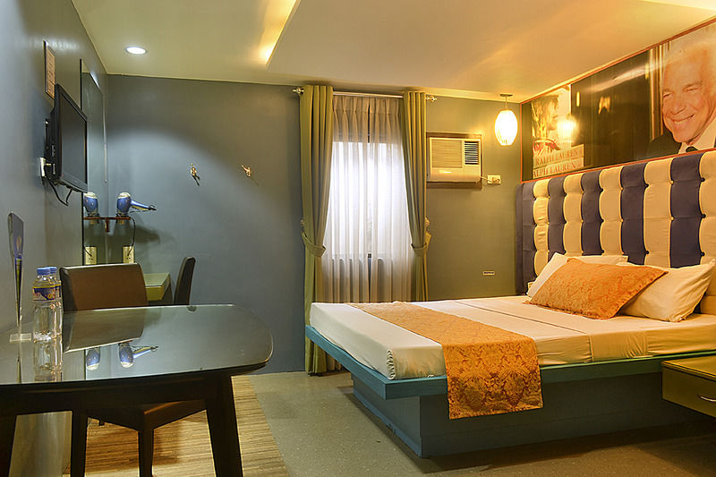 Icon Hotel Manila Esterno foto