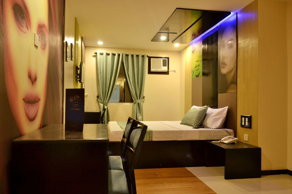 Icon Hotel Manila Esterno foto