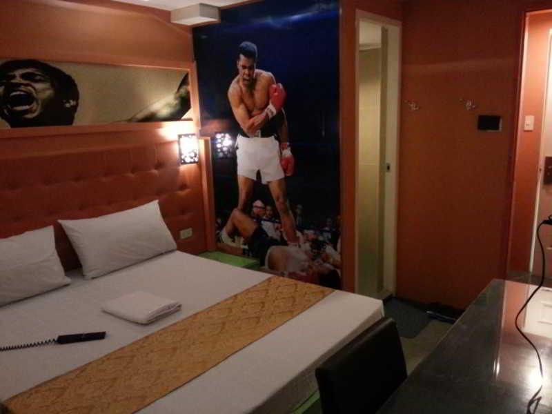 Icon Hotel Manila Esterno foto
