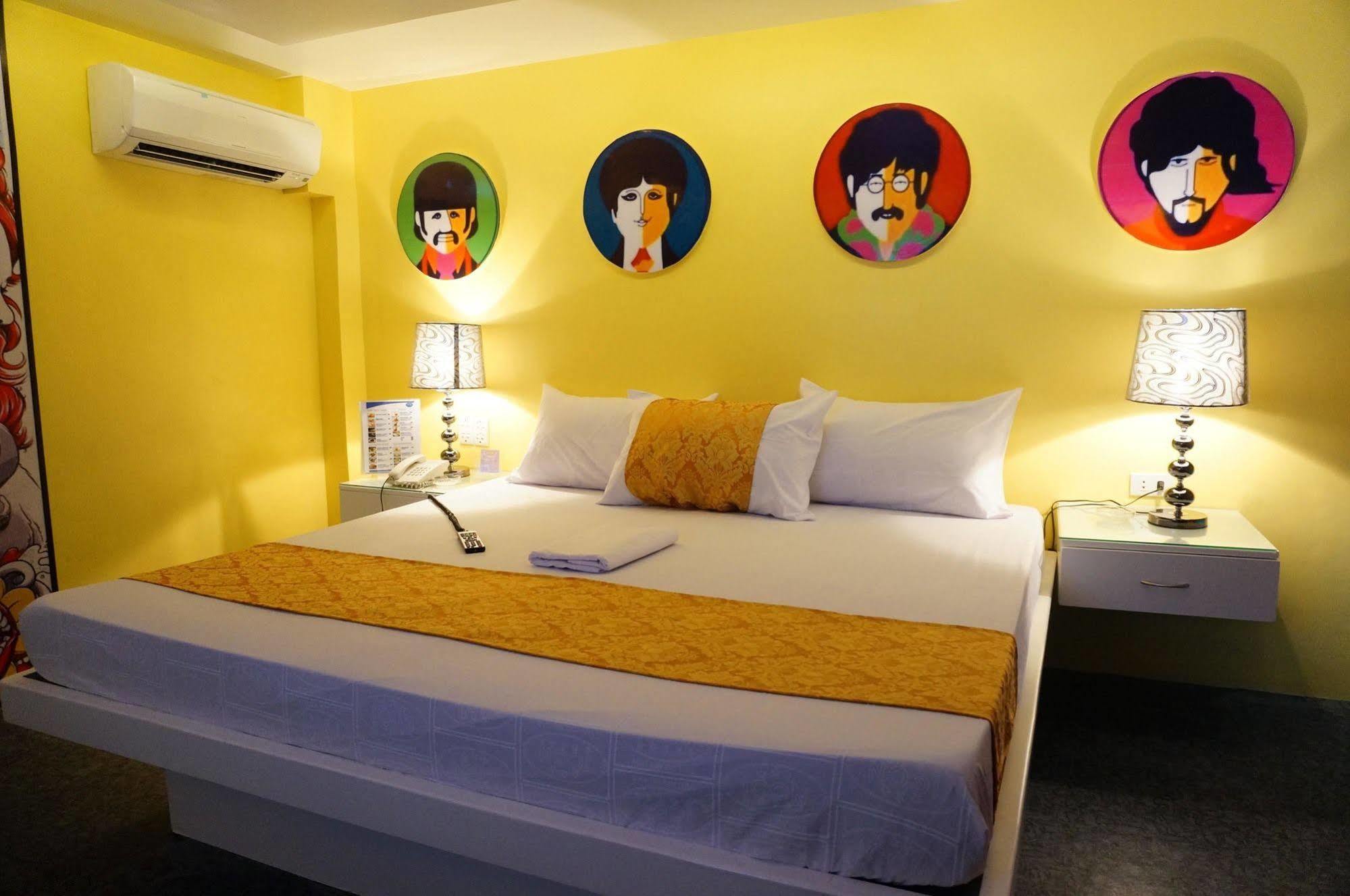 Icon Hotel Manila Esterno foto